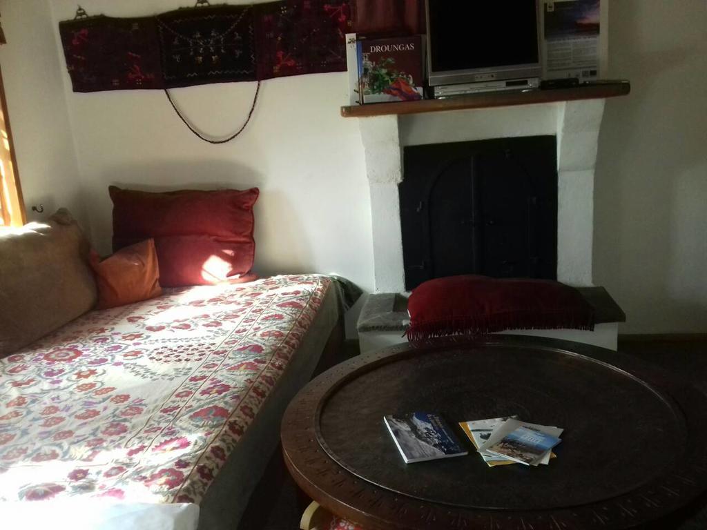 Traditional Rooms Karaouli 파피그콘 외부 사진