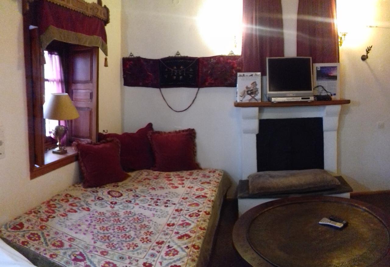 Traditional Rooms Karaouli 파피그콘 외부 사진