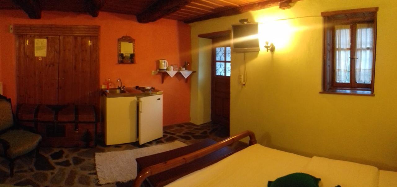 Traditional Rooms Karaouli 파피그콘 외부 사진