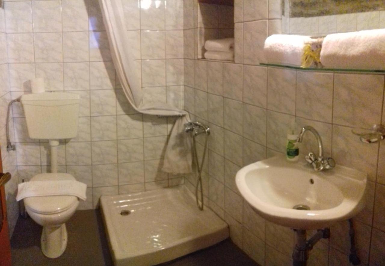 Traditional Rooms Karaouli 파피그콘 외부 사진