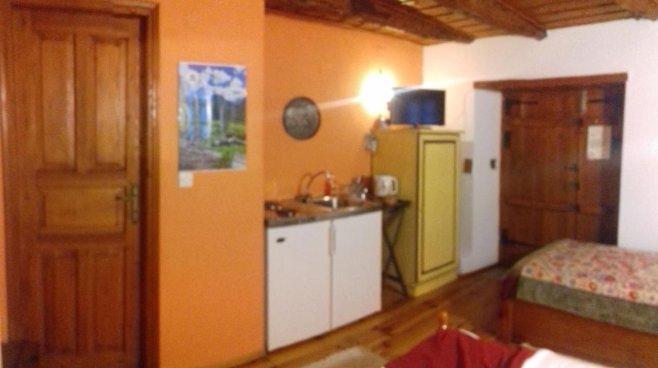 Traditional Rooms Karaouli 파피그콘 외부 사진