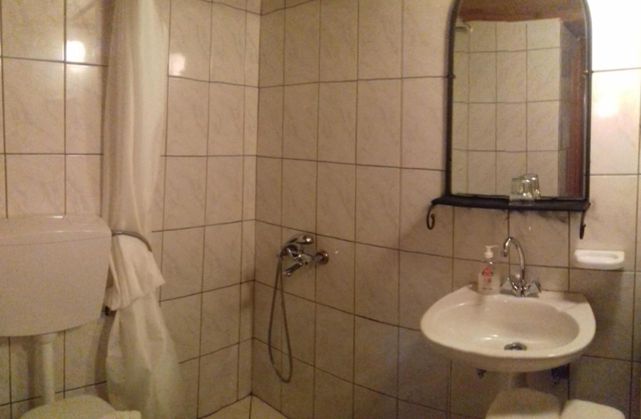 Traditional Rooms Karaouli 파피그콘 외부 사진