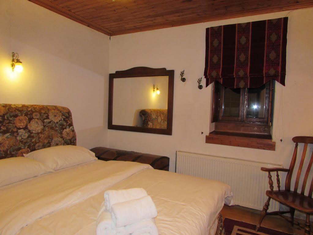 Traditional Rooms Karaouli 파피그콘 외부 사진