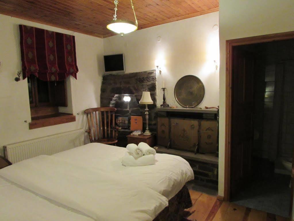 Traditional Rooms Karaouli 파피그콘 외부 사진