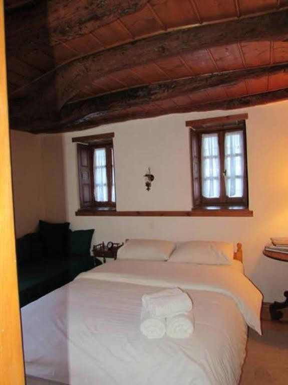 Traditional Rooms Karaouli 파피그콘 외부 사진
